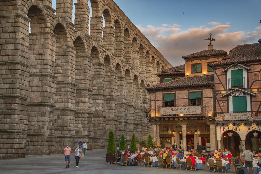 aqueduct, restaurant, history